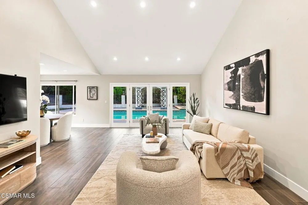1616 Valecroft Avenue Westlake Village, CA 91361