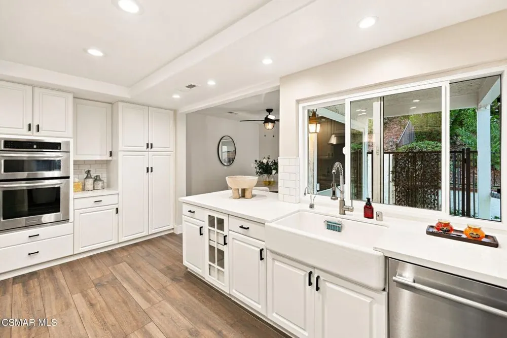 1616 Valecroft Avenue Westlake Village, CA 91361