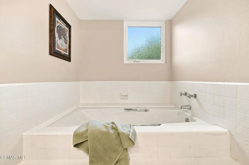1616 Valecroft Avenue Westlake Village, CA 91361