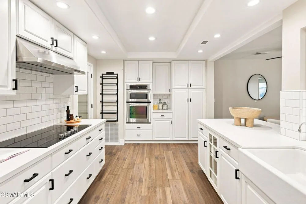 1616 Valecroft Avenue Westlake Village, CA 91361
