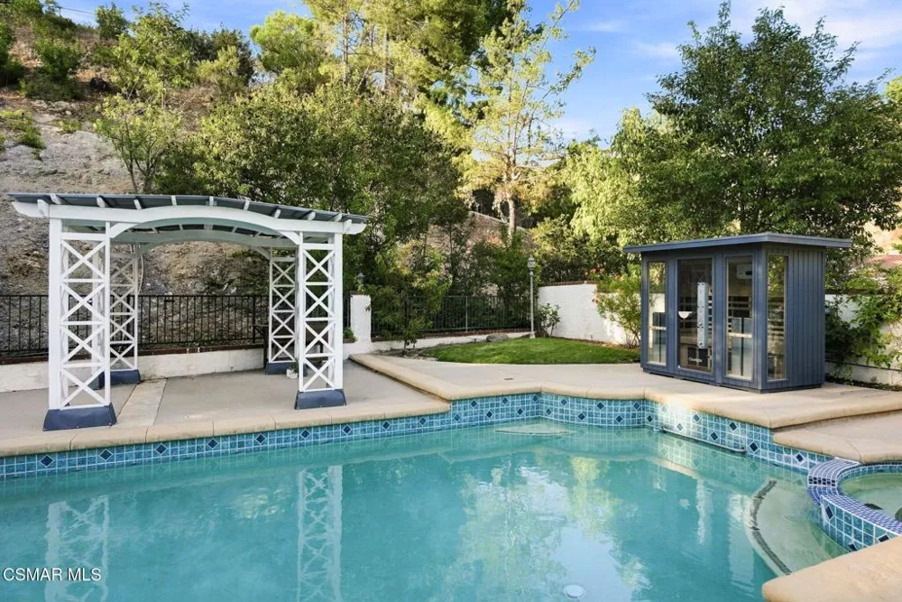 1616 Valecroft Avenue Westlake Village, CA 91361