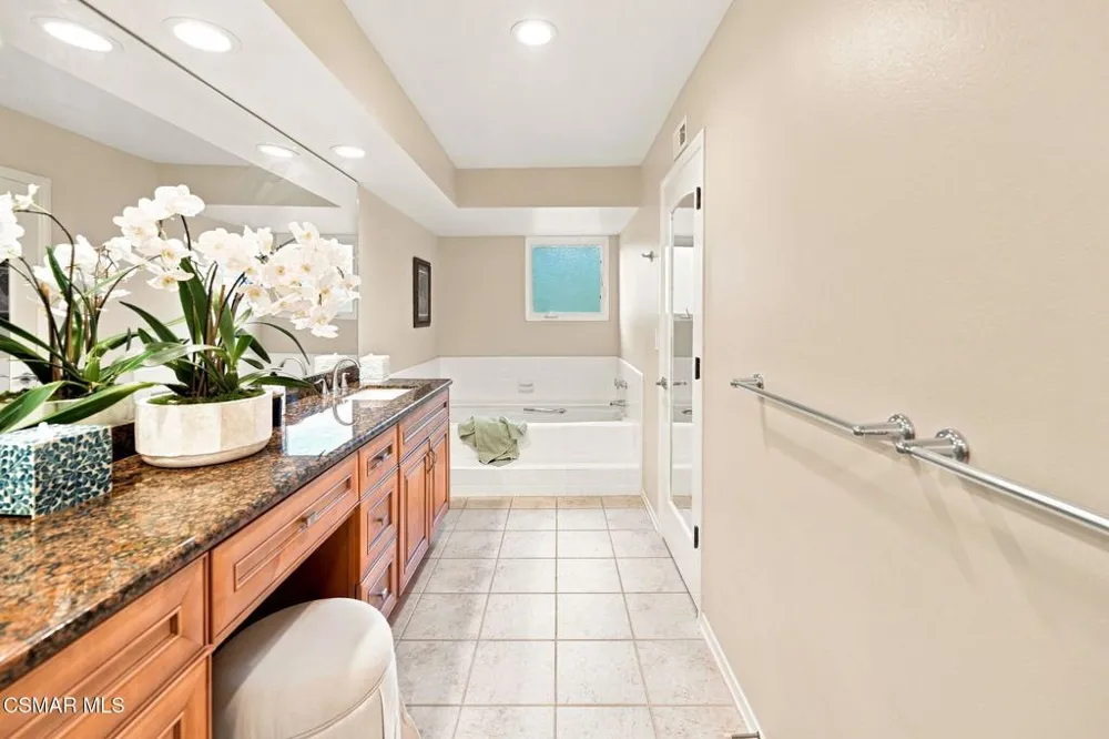 1616 Valecroft Avenue Westlake Village, CA 91361