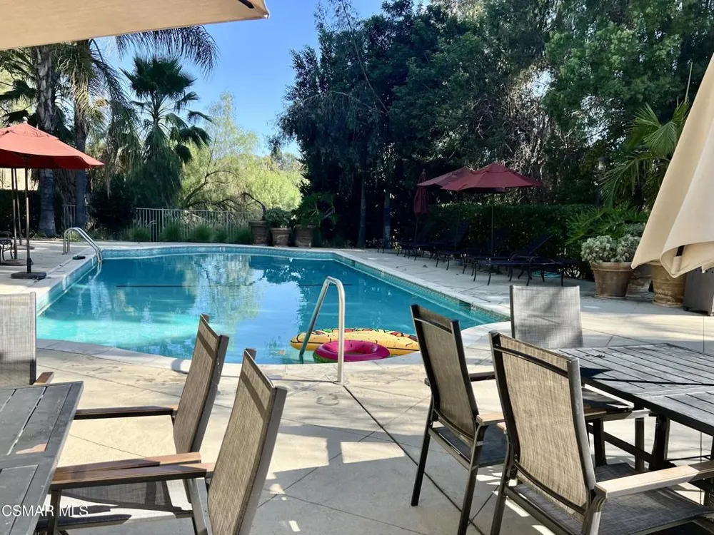 5210 Premiere Hills Drive #230 Woodland Hills, CA 91364