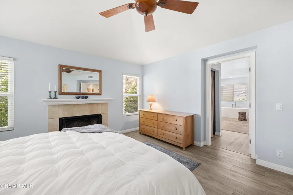 5043 Evanwood Avenue Oak Park, CA 91377