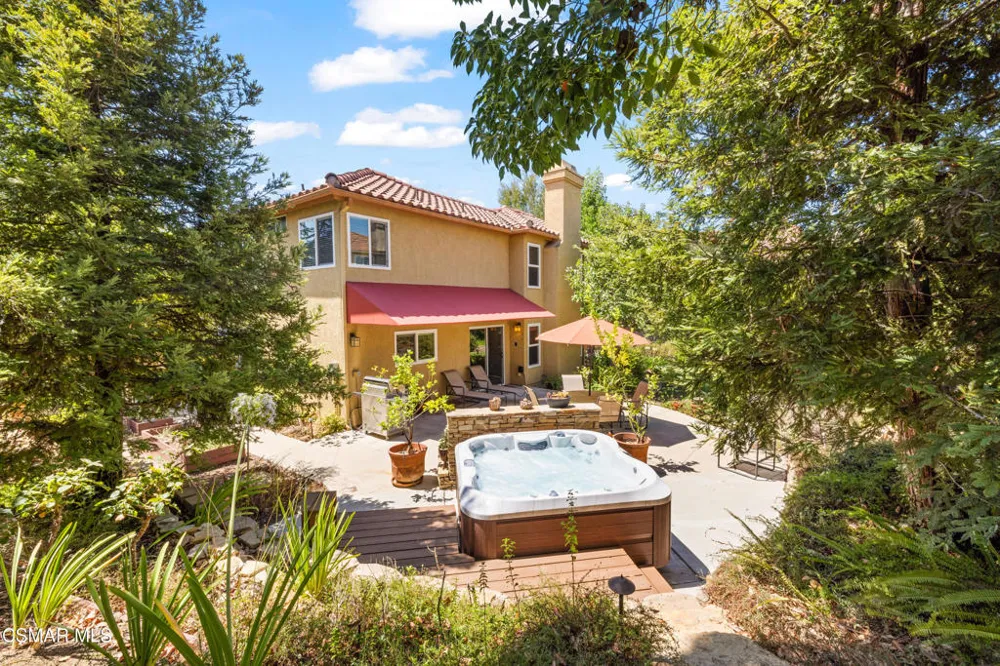 5043 Evanwood Avenue Oak Park, CA 91377
