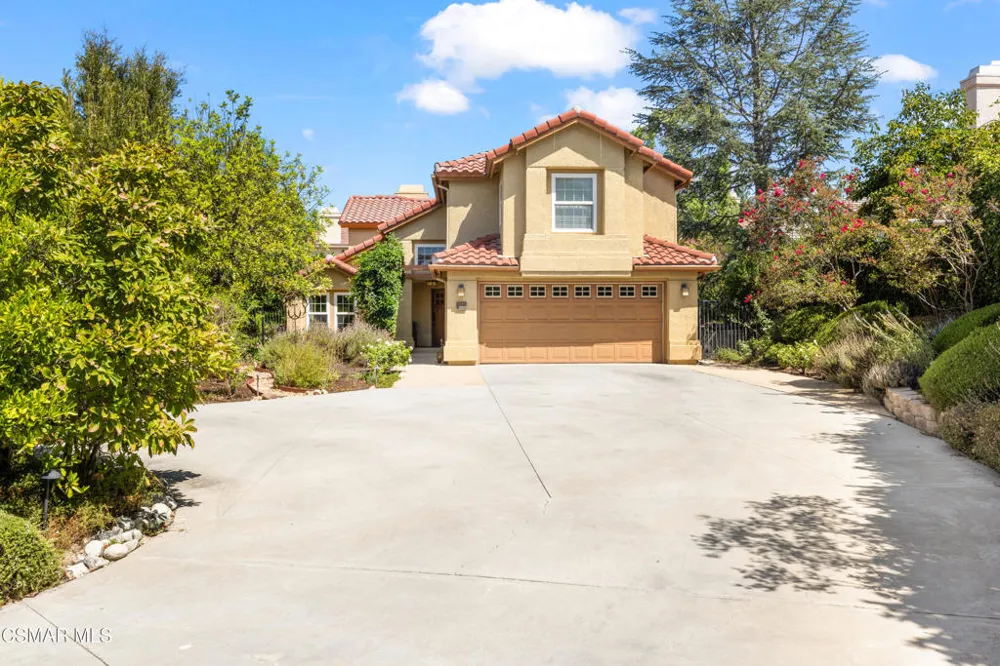 5043 Evanwood Avenue Oak Park, CA 91377