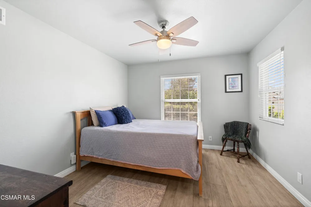 5043 Evanwood Avenue Oak Park, CA 91377