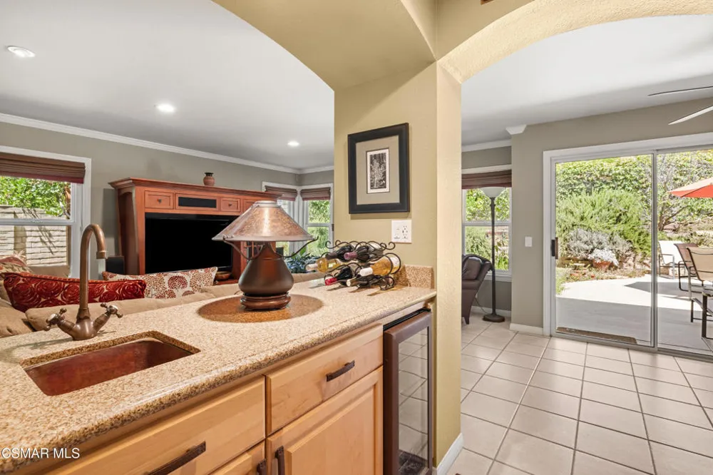 5043 Evanwood Avenue Oak Park, CA 91377