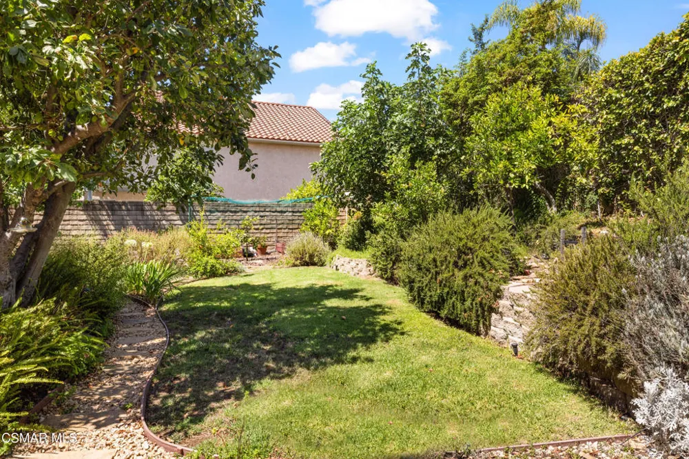5043 Evanwood Avenue Oak Park, CA 91377