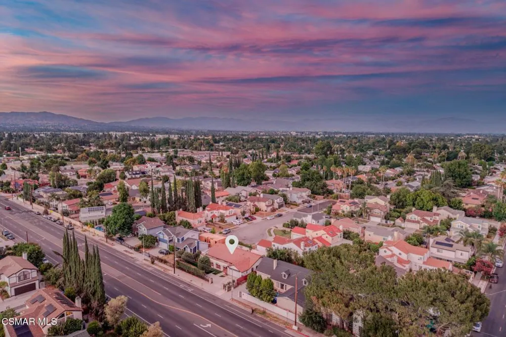 8018 Winnetka Avenue Winnetka, CA 91306