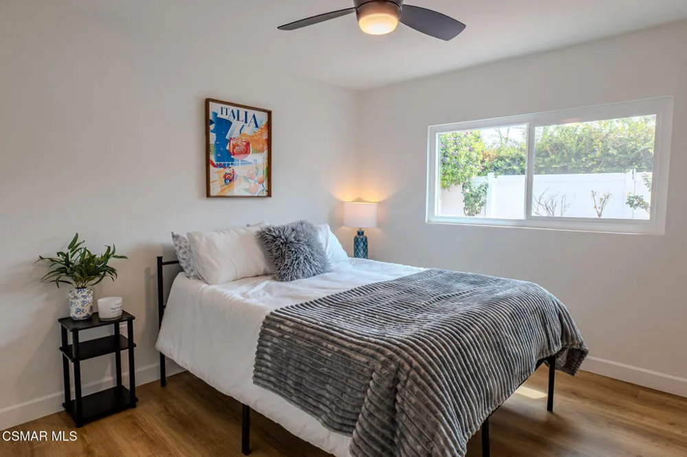 8018 Winnetka Avenue Winnetka, CA 91306