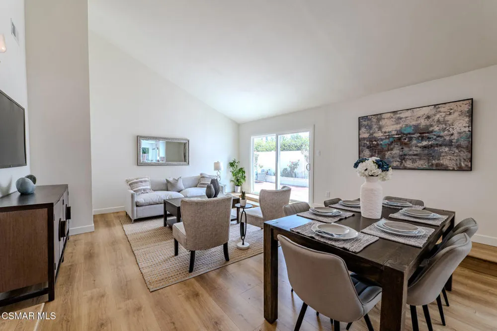 8018 Winnetka Avenue Winnetka, CA 91306