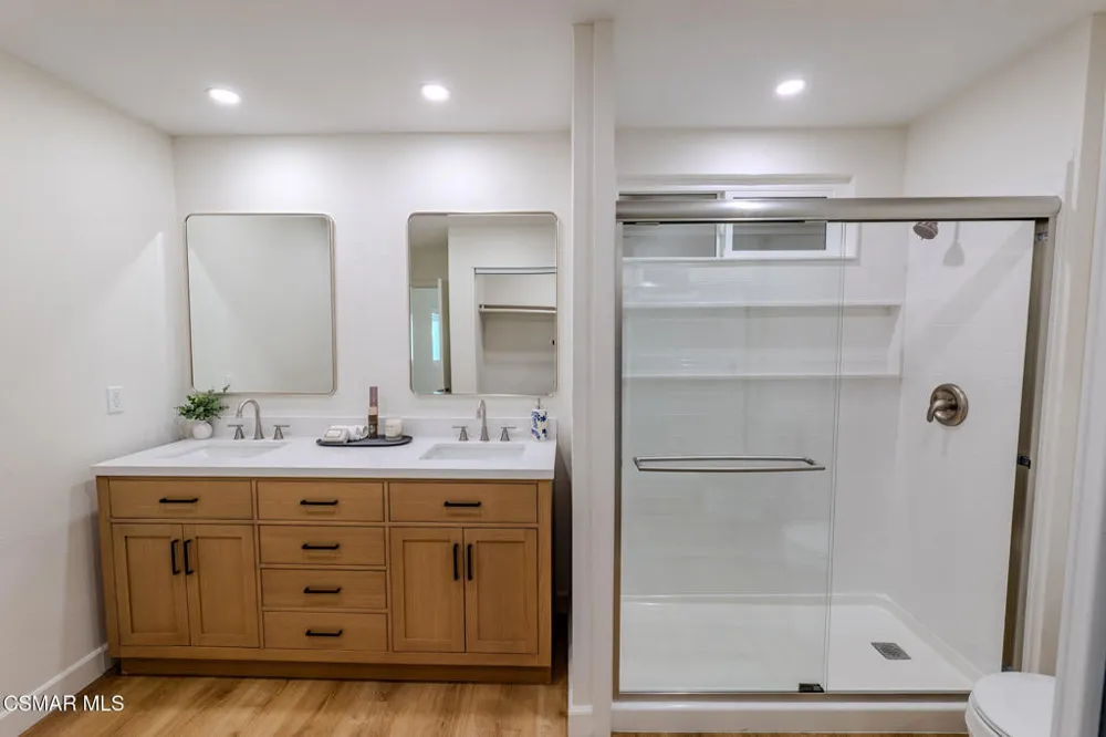 8018 Winnetka Avenue Winnetka, CA 91306