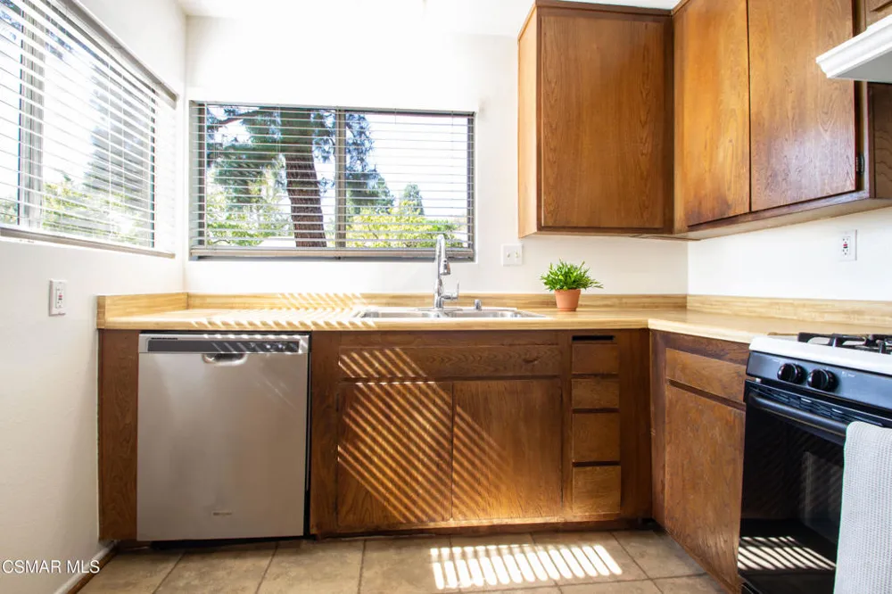 2583 La Paloma Circle Thousand Oaks, CA 91360