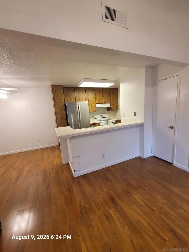 9109 Village Glen #268 San Diego, CA 92123