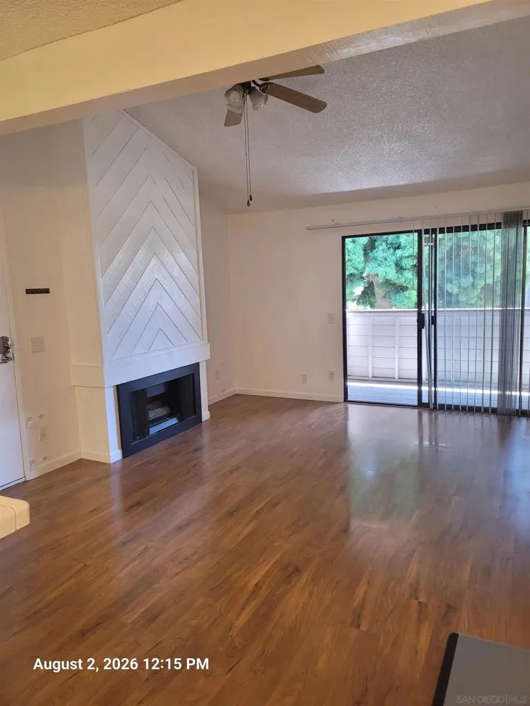 9109 Village Glen #268 San Diego, CA 92123