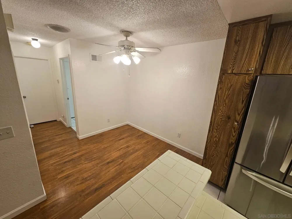 9109 Village Glen #268 San Diego, CA 92123
