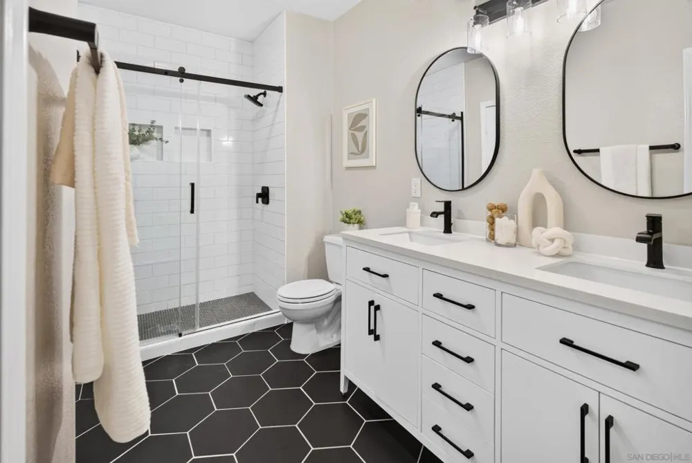 3830 Elijah #426 San Diego, CA 92130