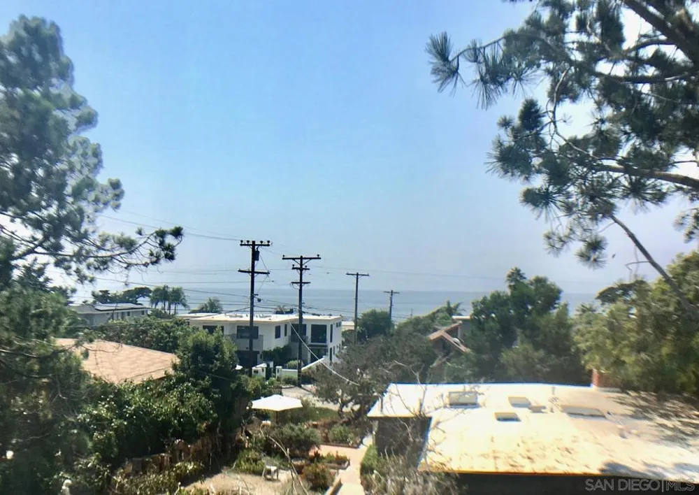 223 10th Street Del Mar, CA 92014