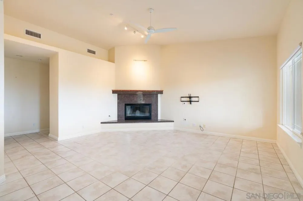 613 Carnation Ln Fallbrook, CA 92028