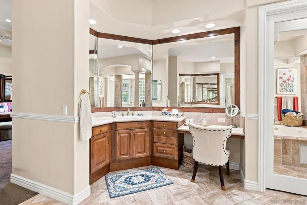 3501 Lone Hill Lane Encinitas, CA 92024