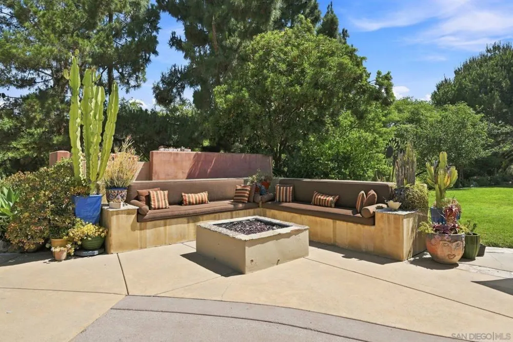 3501 Lone Hill Lane Encinitas, CA 92024
