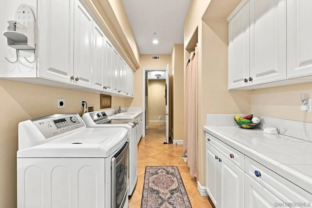 3501 Lone Hill Lane Encinitas, CA 92024