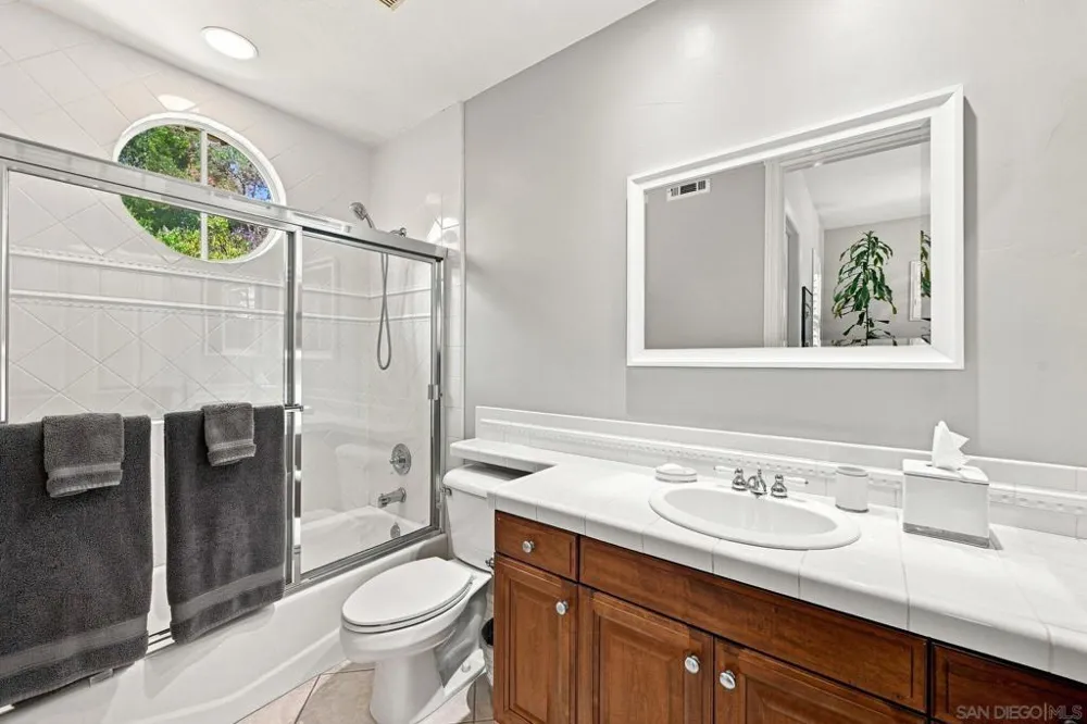 3501 Lone Hill Lane Encinitas, CA 92024