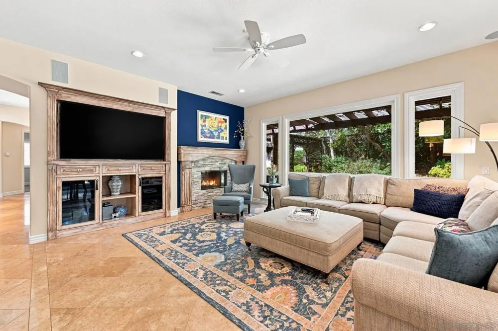 3501 Lone Hill Lane Encinitas, CA 92024