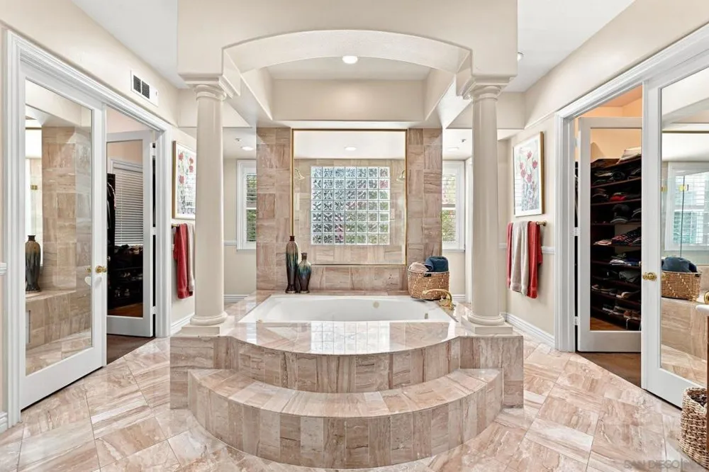 3501 Lone Hill Lane Encinitas, CA 92024