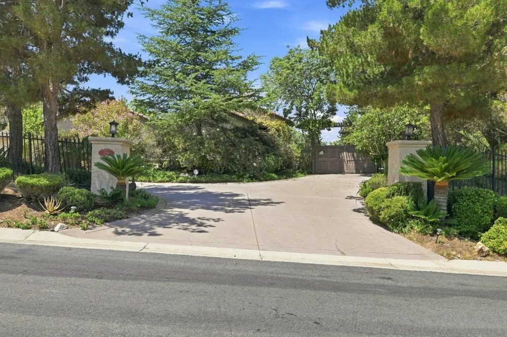 3501 Lone Hill Lane Encinitas, CA 92024