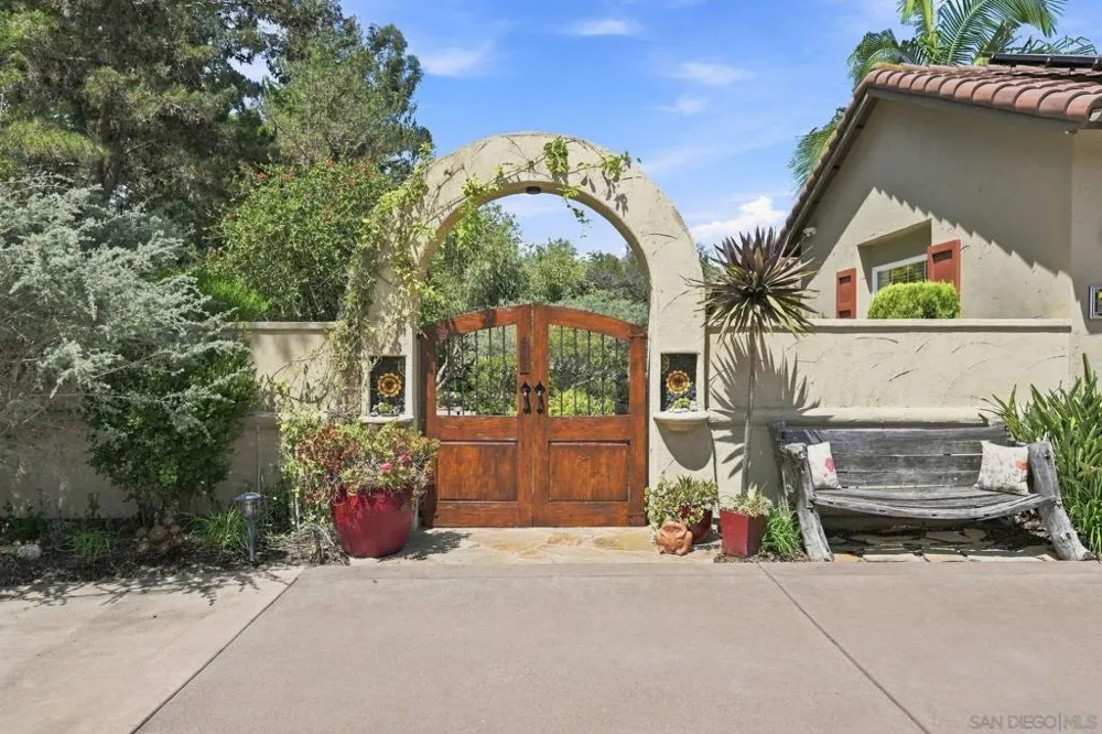 3501 Lone Hill Lane Encinitas, CA 92024