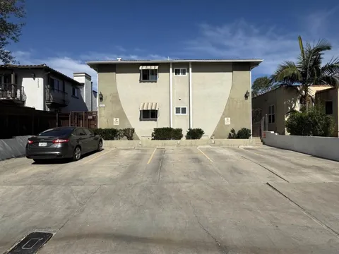 3222 Collier Ave.