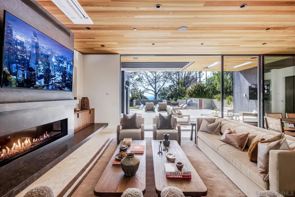 1411 Via Alta Del Mar, CA 92014