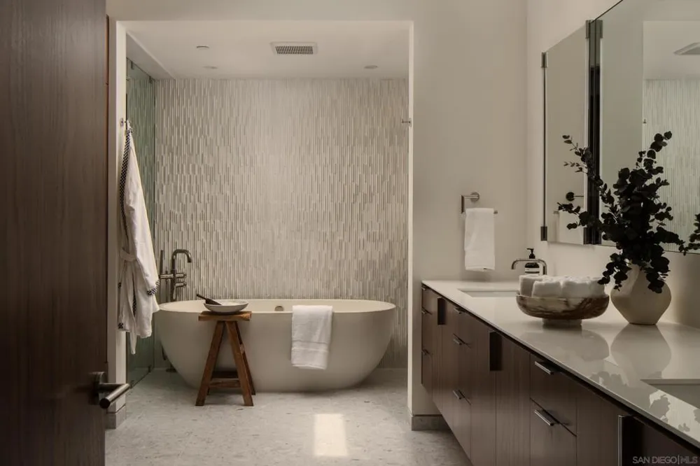 1411 Via Alta Del Mar, CA 92014