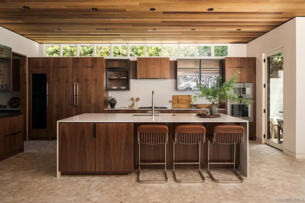 1411 Via Alta Del Mar, CA 92014