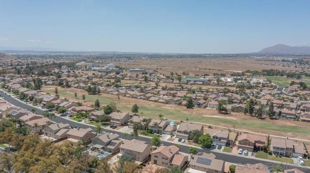 15325 E La Casa Dr Moreno Valley, CA 92555