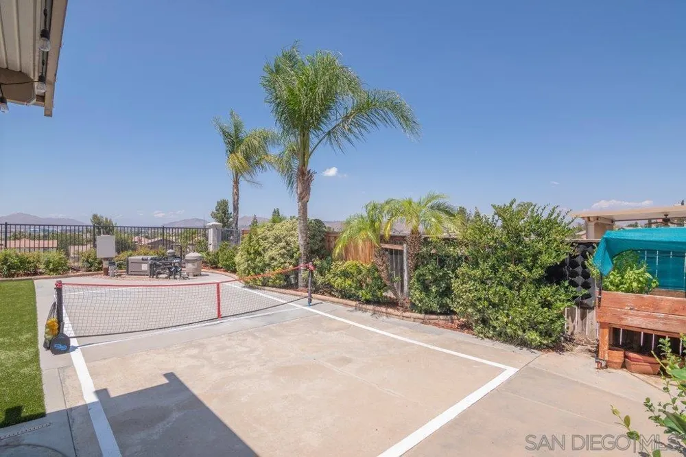 15325 E La Casa Dr Moreno Valley, CA 92555