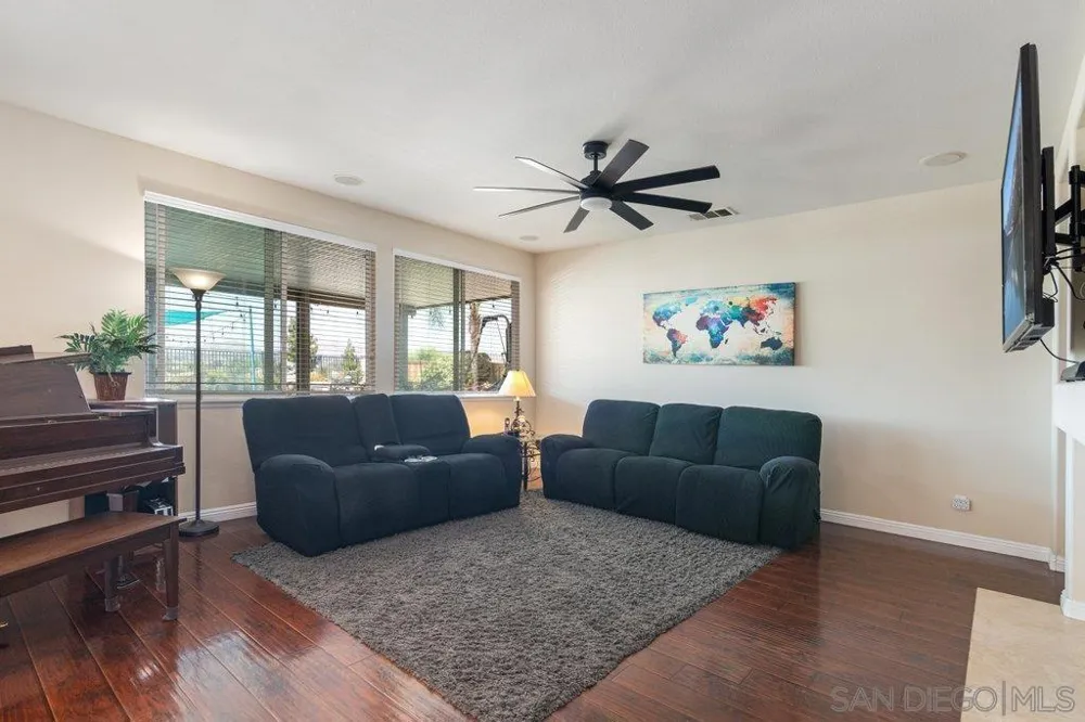 15325 E La Casa Dr Moreno Valley, CA 92555
