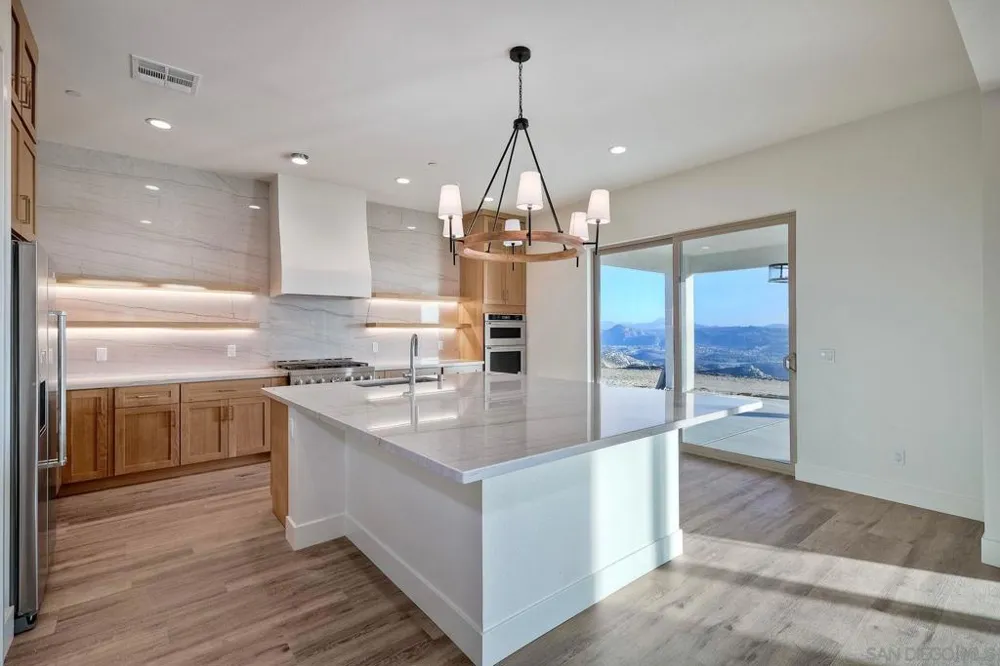 11631 Via Trevi Lakeside, CA 92040