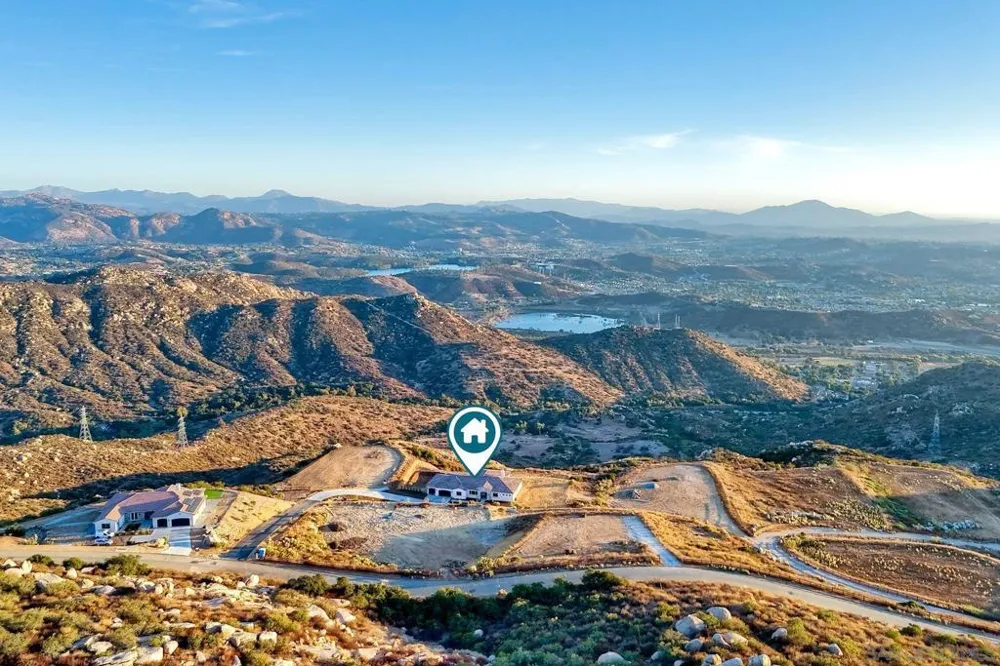 11631 Via Trevi Lakeside, CA 92040