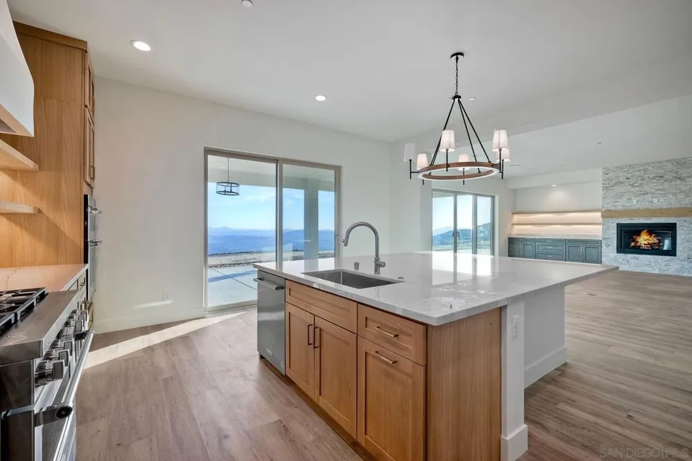 11631 Via Trevi Lakeside, CA 92040
