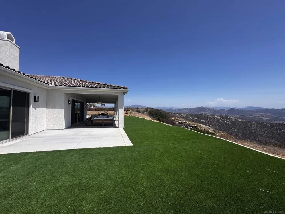 11631 Via Trevi Lakeside, CA 92040