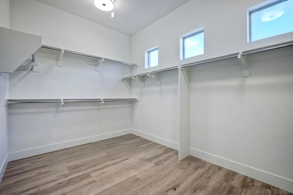 11631 Via Trevi Lakeside, CA 92040