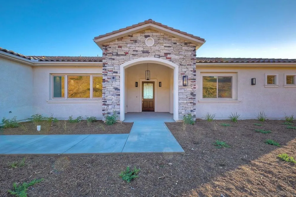 11631 Via Trevi Lakeside, CA 92040