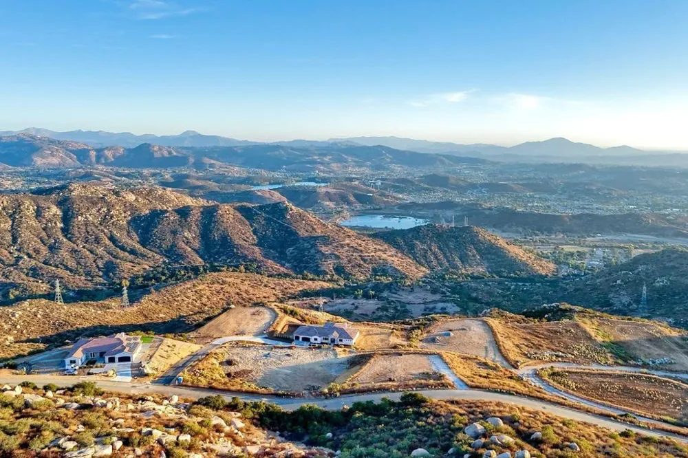 11631 Via Trevi Lakeside, CA 92040