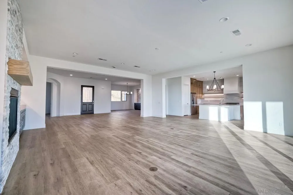 11631 Via Trevi Lakeside, CA 92040