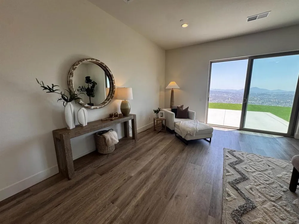 11631 Via Trevi Lakeside, CA 92040