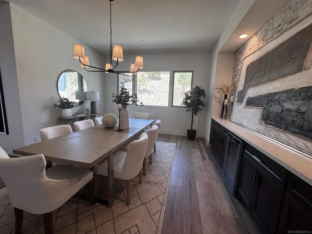 11631 Via Trevi Lakeside, CA 92040