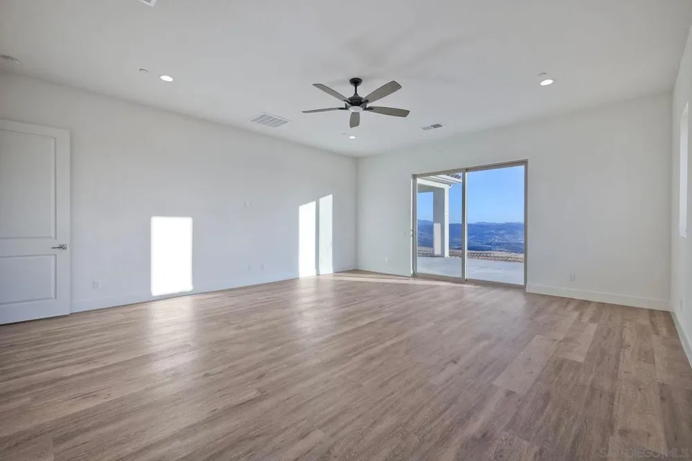11631 Via Trevi Lakeside, CA 92040